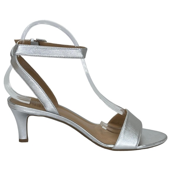 Naturalizer Womens Heels Right 8M Left 7.5M Tinda Soft Silver Leather - Picture 3 of 15